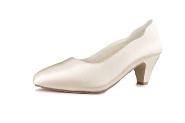 White Lady 890 ivory Satin - einfärbbare Brautschuhe Pumps